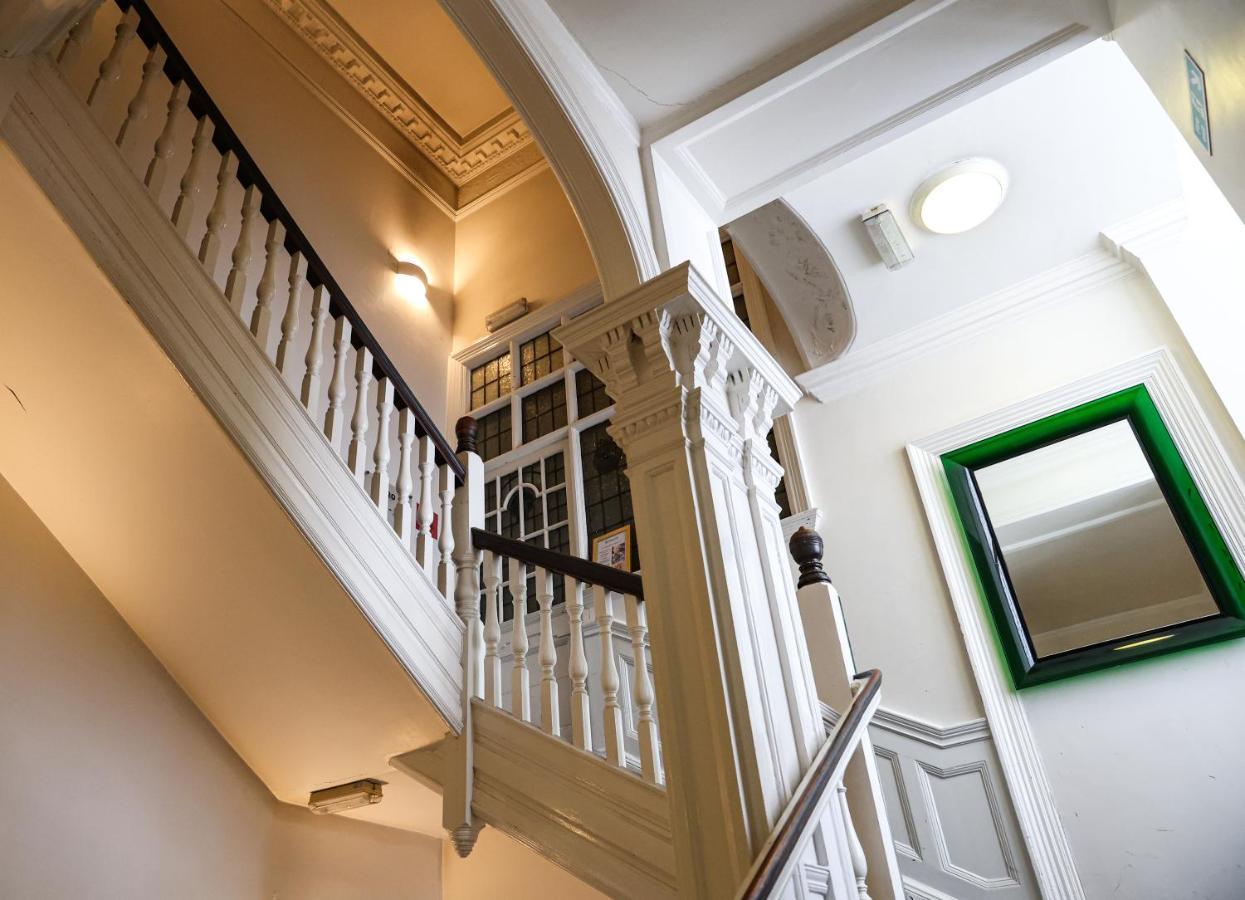 Astor Hyde Park Hostel (Adults Only) Лондон Экстерьер фото